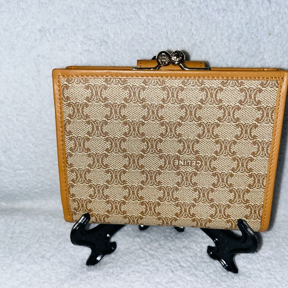 Celine Triomphe Kisslock Vintage leather wallet - Picture 2 of 11